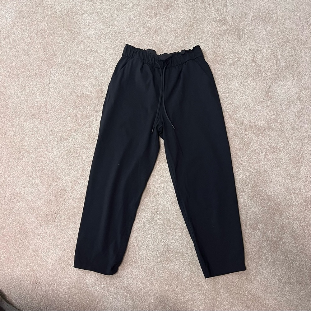 Lululemon capri joggers